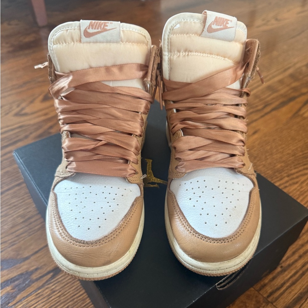 AIR JORDAN 1 RETRO HIGH in Praline!